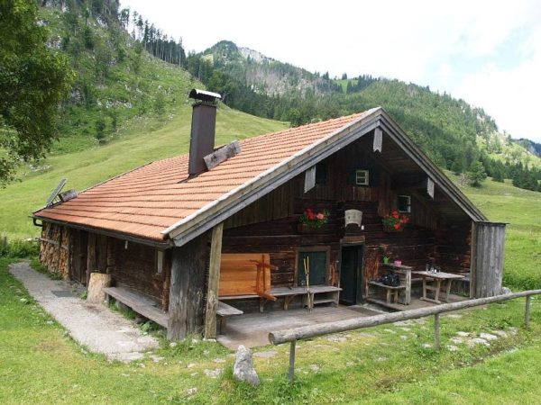 P7080234-LS800-1_hutte